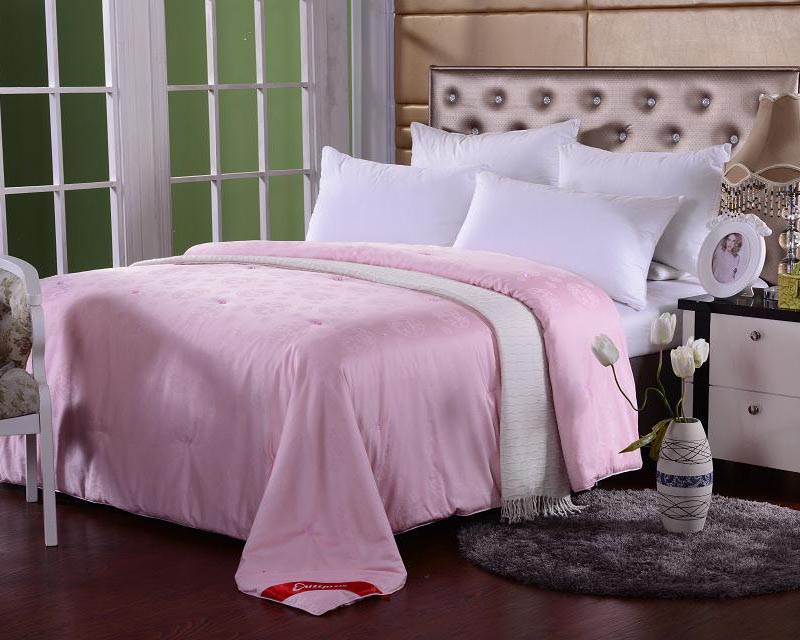 蠶絲被的洗護收存